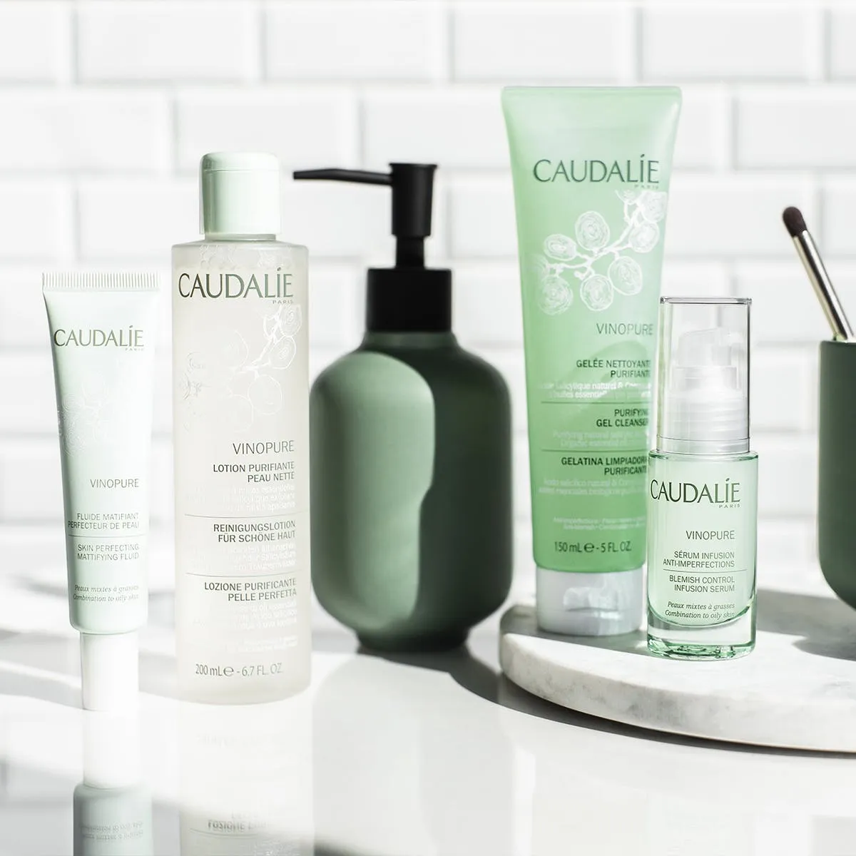 Caudalie VINOPURE GEL DETERGENTE PURIFICANTE Il gel detergente anti-imperfezioni - immagine 2