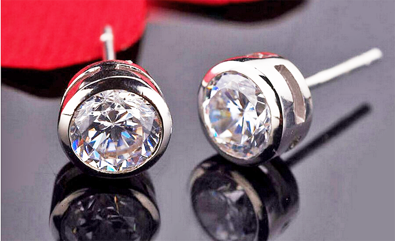 Coppia Orecchini in Argento 925 Punto Luce 5mm Con Zirconi Brillanti Uomo Donna